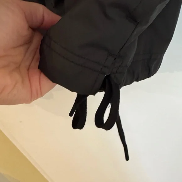 Nike Black Hooded Jacket - Picture 9 of 12